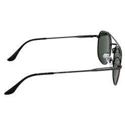 Metal Frame: The sunglasses have a strong metal frame that also gives them a sleek