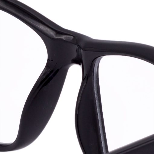 Durable Frame: These frames have long-term wearability